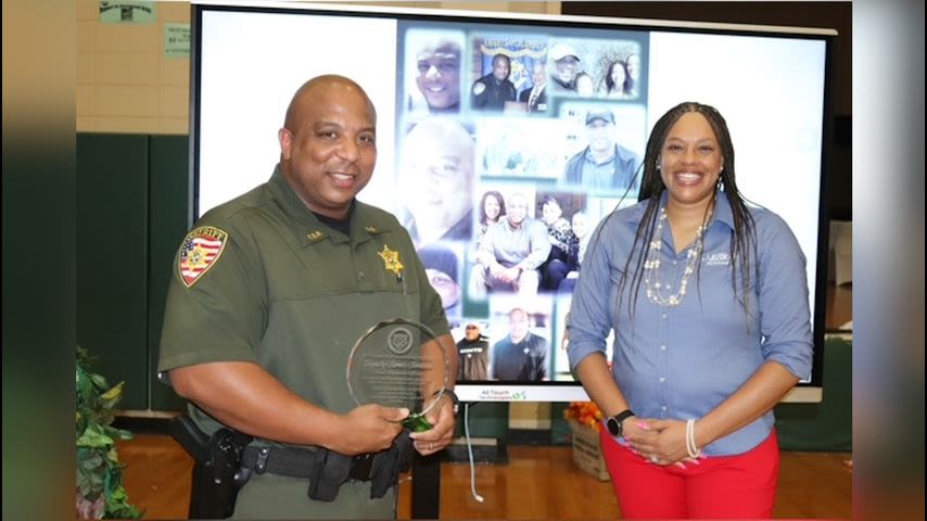 Shaquille O'Neal joins in Capitol Middle School's gratitude toward school resource officer