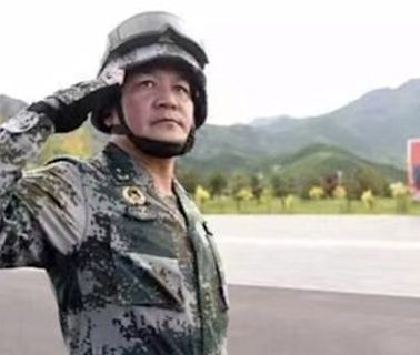 解放軍陸軍前副司令員鄧志平涉嚴重違紀違法 被罷免全國人大代表