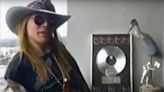 That time a student in Ohio won Axl Rose's apartment in a competition and got to evict him