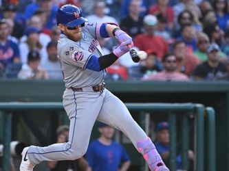 Mets score six runs in 10th inning to beat Nationals, 9-7, in extras