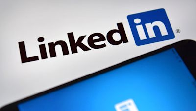 Résumés Get An AI Help On LinkedIn|Wells Fargo Fires Employees Faking Work