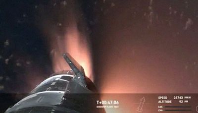 SpaceX Staff Erupt in Cheers as Starship Flap Keeps Functioning Even While Burning Up, Pieces Flying Off