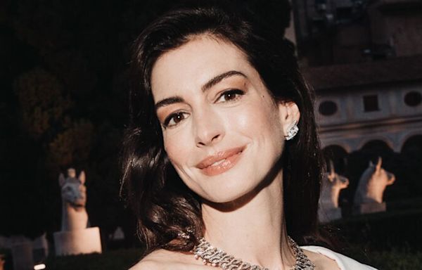 Anne Hathaway Wears Glamorous Gap — Yes, Gap — Dress On The Red Carpet
