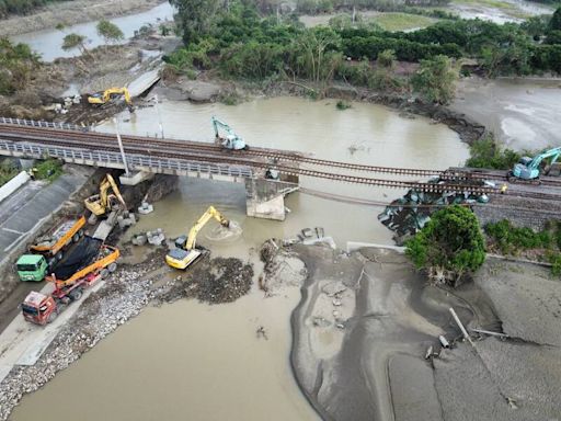 台鐵八掌溪橋淘空鐵軌懸空 李孟諺：拚8/2恢復單線雙向通車