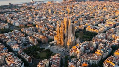 Barcelona vuelve a aumentar su tasa turística: este es el dinero que deberán pagar los que la visiten