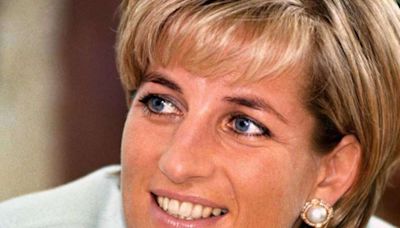 Ex-funcionário real relembra crise de Princesa Diana na madrugada