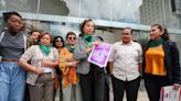 Colectivos presentaron nueva demanda para la despenalización del aborto en Ecuador