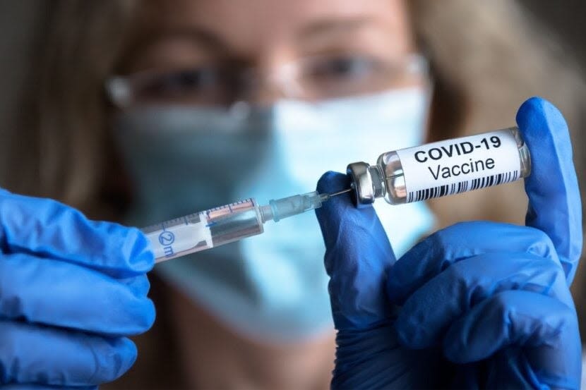 Experts Predict Rise In COVID-19 Cases: Vaccine Stocks Climb - Moderna (NASDAQ:MRNA)
