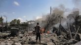 Aumentan a más de 71 palestinos muertos tras bombardeo israelí en zona humanitaria en Gaza