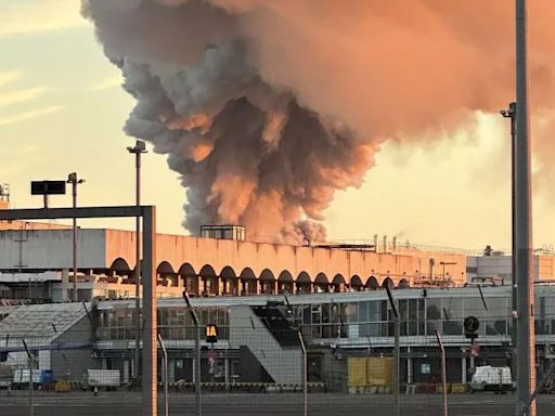 Fire crews continue to battle Linwood industrial blaze as locals warned amid smoke fears