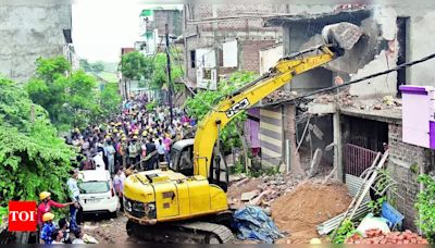 Violent protest halts Nyay Nagar demolition drive | Indore News - Times of India