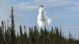 Un incendio forestal quemó estructuras en la ciudad de Jasper en el parque nacional más grande de las Montañas Rocosas canadienses