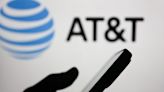 TikToker shows airport chaos caused by AT&T outage