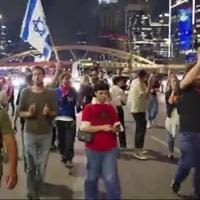 Israel: Demonstrators Block Ayalon Highway In Tel Aviv, Demanding Deal With Hamas