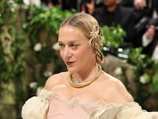 Chloë Sevigny Chooses Victorian “Mourning Hair ” For The Met Gala