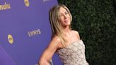 Alfombra roja Premios Emmy 2024: del vestido joya de Jennifer Aniston a la elegancia de Selena Gomez