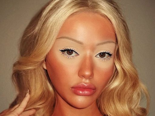 Fake Tan Lines Are TikTok's Latest Makeup Obsession