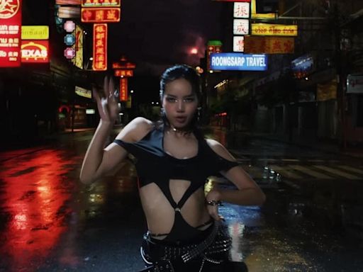 Lisa曼谷拍MV取景 引爆耀華力路觀光熱潮
