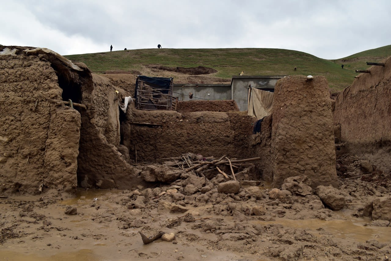 Flash floods kill more than 300 people in northern Afghanistan after heavy rains, UN says