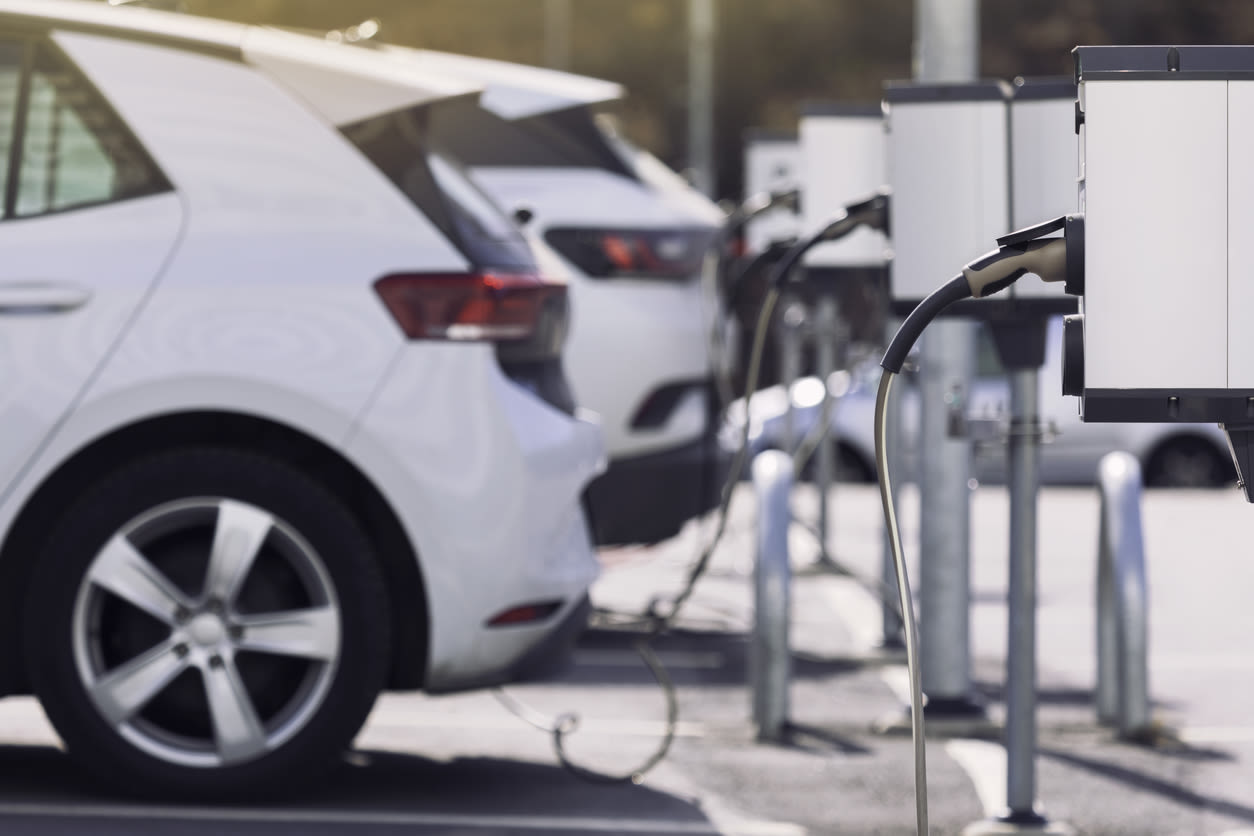 How to Get the 2024 EV Tax Credit and Save Big on an Electric Car