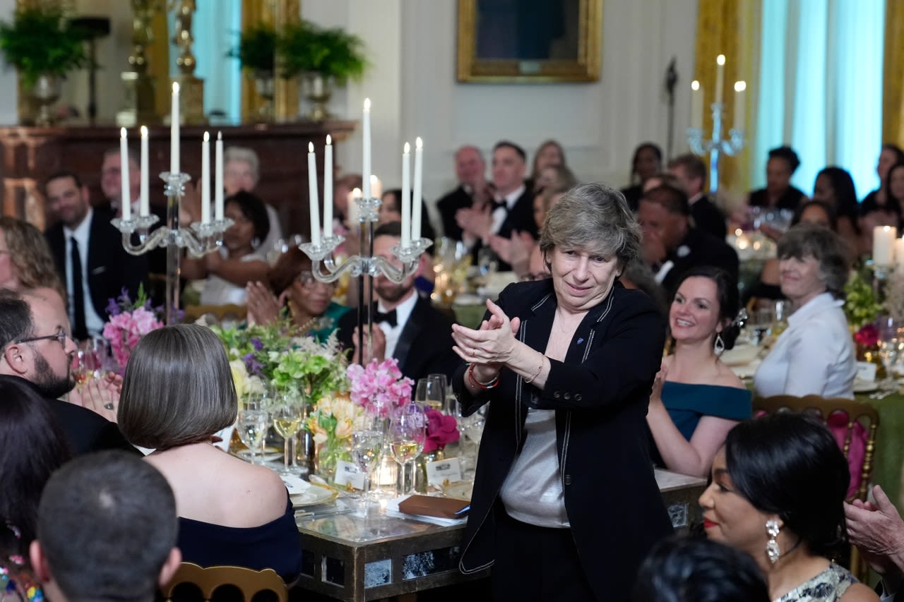 Jill Biden recognizes her fellow teachers at a swanky White House dinner for answering ‘a calling’