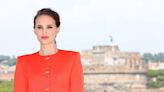 Natalie Portman recuerda haber leído sobre sus “senos en brote” en una reseña a los 13 años