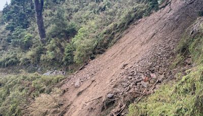 大雨釀災！玉山主峰步道也坍了 近百山友越過陡坡急下撤