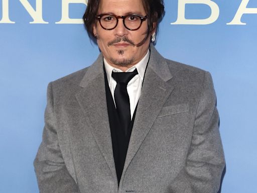 Johnny Depp Is Dating Model Yulia Vlasova