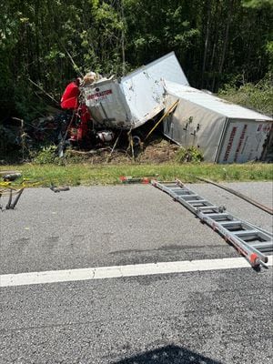 Crash involving semi on I-75 in Alachua County causes chemical spill, backs up traffic for miles