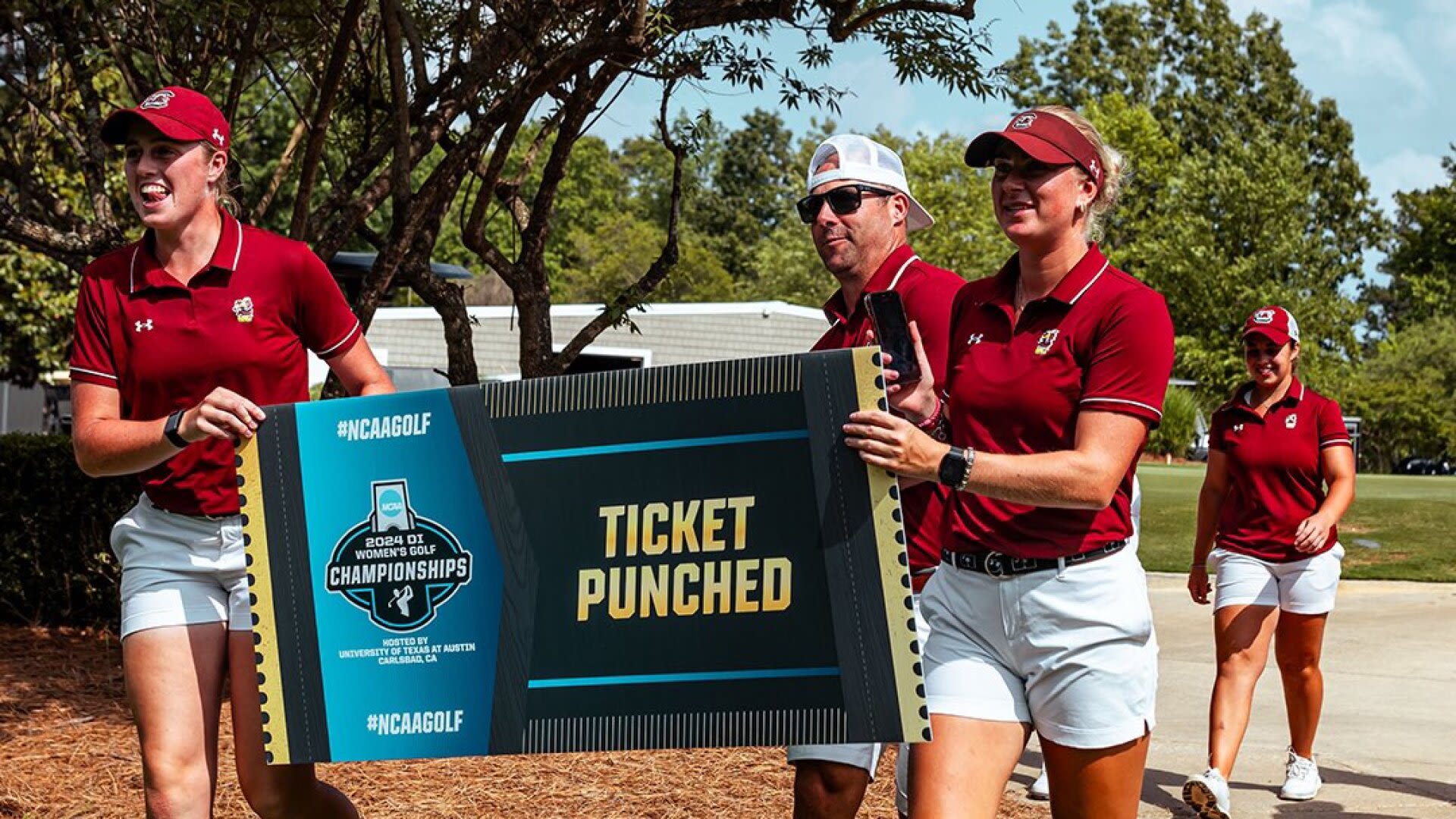 NCAA women's regionals: South Carolina survives; Rachel Heck's victory paces Stanford