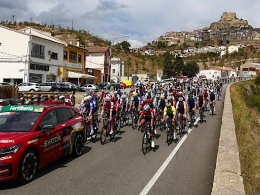 La Vuelta a España 2024 tendrá una salida de etapa nunca antes vista: ¡desde dentro de un supermercado!