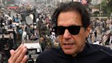 El ex primer ministro de Paquistán Imran Khan recibió un disparo en una protesta contra el gobierno