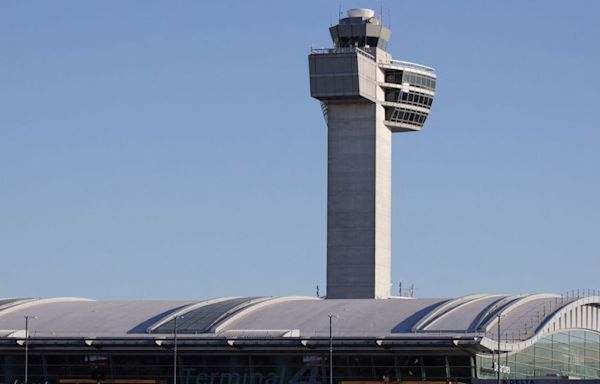 Distracted pilots led to near collision on JFK runway, NTSB says