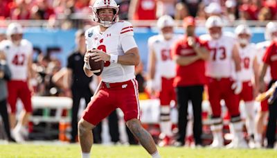 Former Wisconsin Badgers QB signs with San Francisco 49ers as undrafted free agent