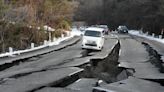 Japón vive una "batalla contra el tiempo" para encontrar supervivientes del terremoto mientras levanta las alertas de tsunami y aumenta el número de muertos