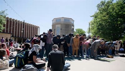 Pro-Palestinian protestors gather, pray on Texas Tech campus