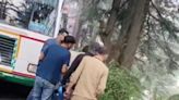 Fight Breaks Out in Shimla Between Tourists Over Pass Issue; Man Thrown Off Cliff | Video