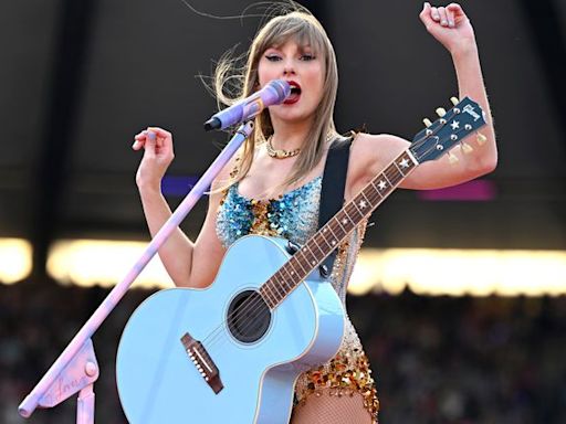 Taylor Swift pauses performance to help distressed fan: ‘I can do this all night’