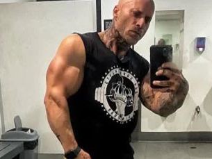 Bodybuilder who murdered partner in front of child fights to have sentence reduced