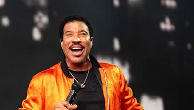 How Lionel Richie Made Music History And Stacked A $200 Million Net Worth