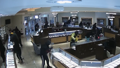 Suspects jailed in smash-and-grab robbery at Sunnyvale jewelry store following police chase