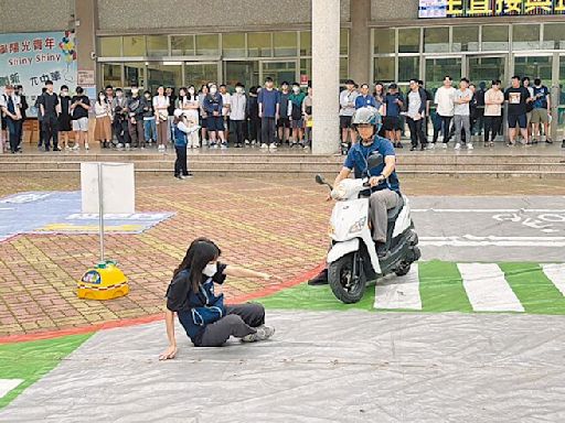 竹市 機車死傷率高 監理站實演安全駕駛 - 地方新聞