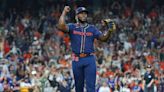 Pitcher dominicano de los Astros brilla con juego sin hit ni carrera ante los Azulejos