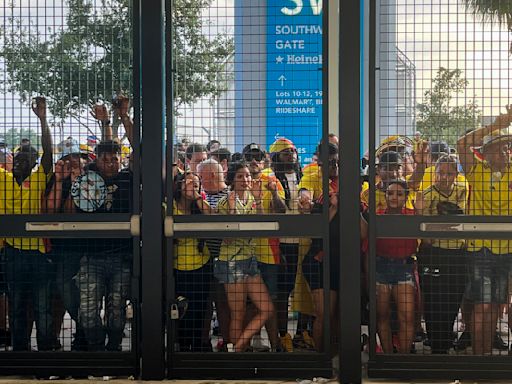 Retrasan Final de Copa América tras disturbios entre aficionados