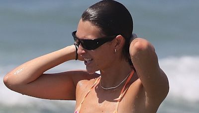 Leonardo DiCaprio's girlfriend Vittoria Ceretti wows in pink bikini