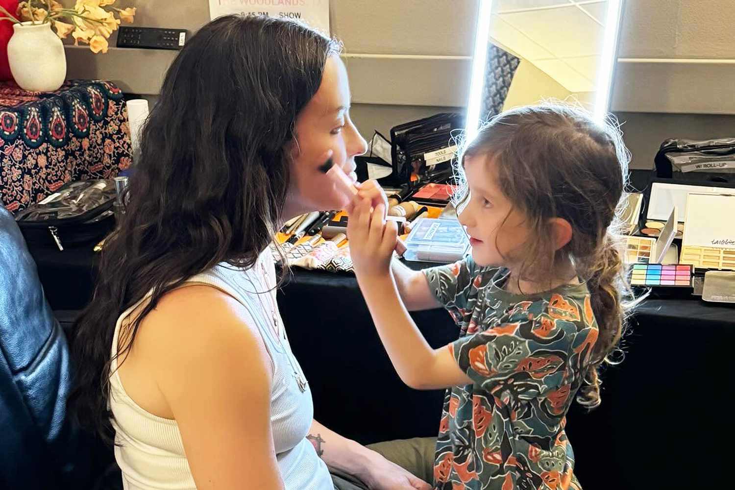 Alanis Morissette Shares Rare Photo of Daughter Onyx, 7, as She Does Her Mom's Makeup on Tour: 'A Master'