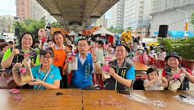 慶祝母親節 板橋區公所舉辦花市馨花朵朵開．性平向前走活動