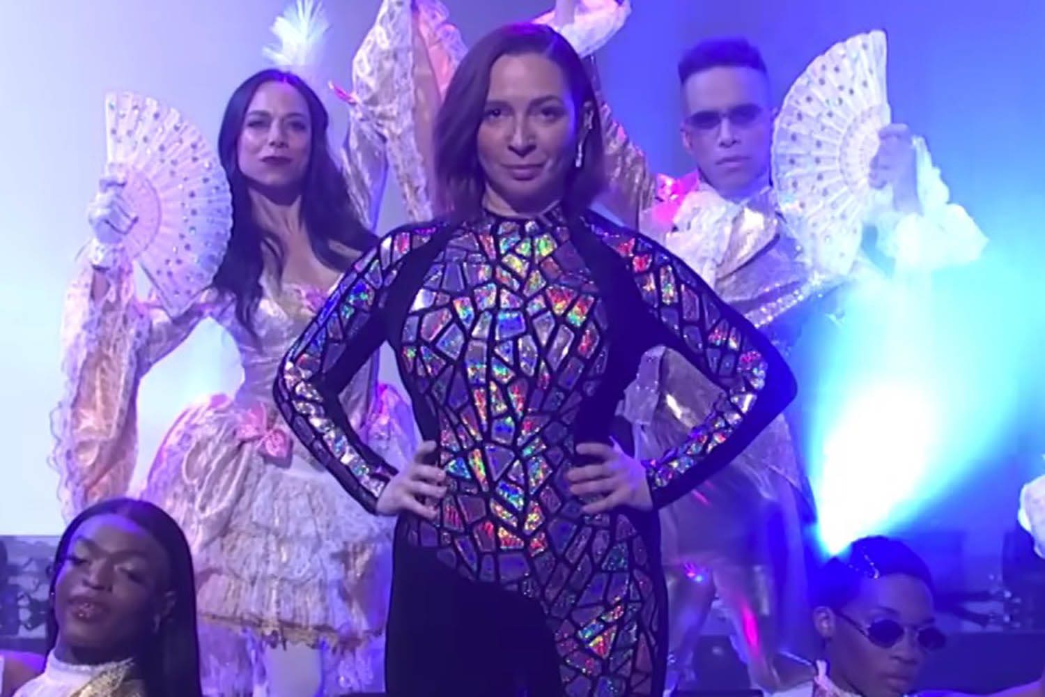 Maya Rudolph Hosts “SNL ”with Mother's Day Rap and Another Turn as Beyoncé in New “Hot Ones ”Sketch