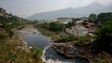 El río sagrado Bagmati de Nepal se asfixia con aguas negras
