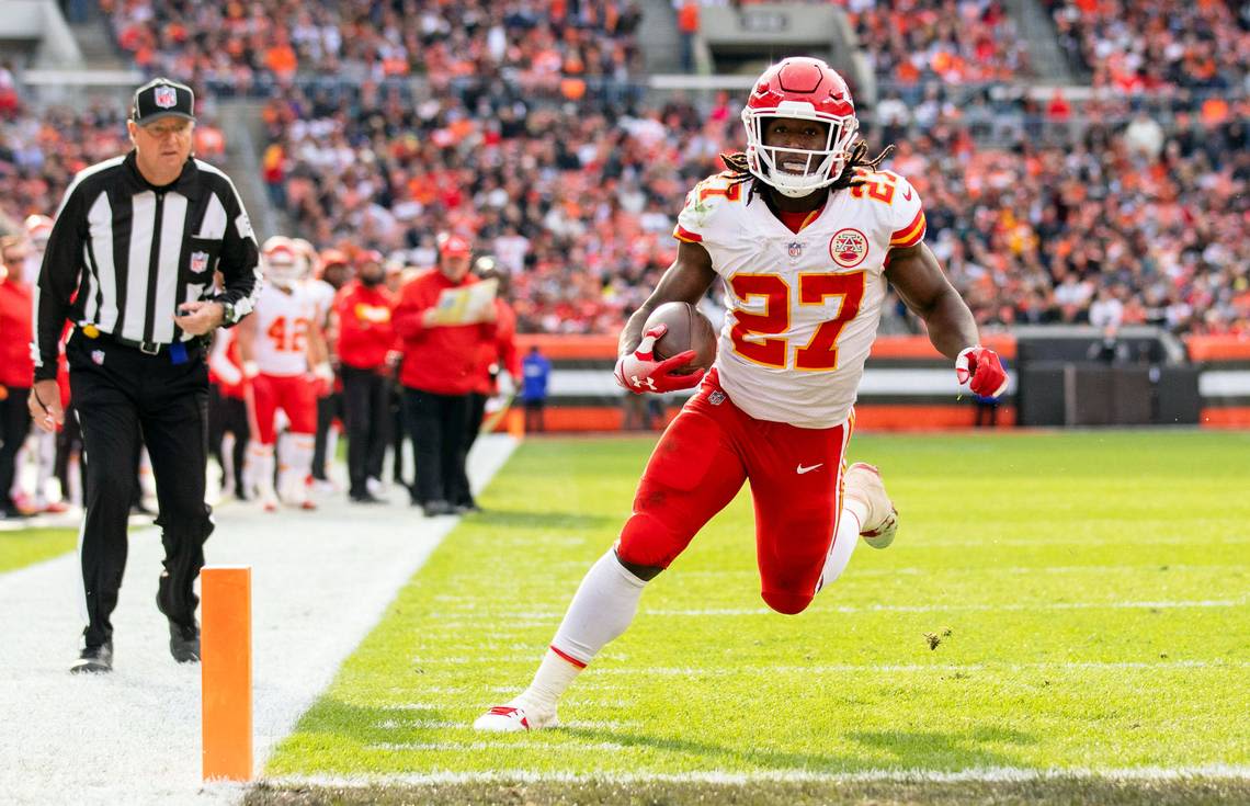 Why the KC Chiefs’ reunion with Kareem Hunt is uncomfortable, if not confusing